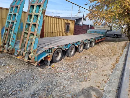 CIMC  Полуприцеп низкорамный трал 2014 года за 17 000 000 тг. в Алматы