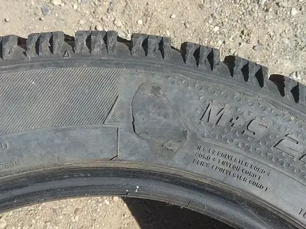 ОДНА шина 225/55 R17 — "GoodYear Ultra Grip 500" (Германия), зимн за 15 000 тг. в Астана – фото 5