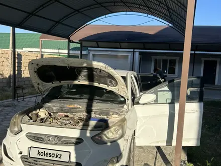 Hyundai Accent 2013 года за 2 300 000 тг. в Актау – фото 4