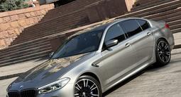 BMW M5 2018 года за 39 000 000 тг. в Алматы – фото 2