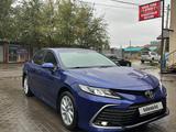 Toyota Camry 2021 года за 14 500 000 тг. в Алматы – фото 2