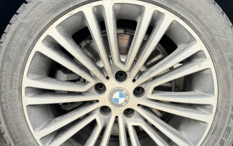 Зимние шины в комплекте с дисками за 300 000 тг. в Шымкент