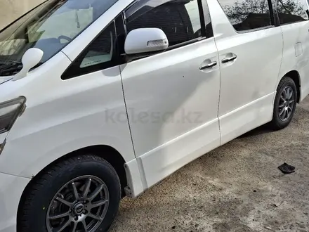 Toyota Vellfire 2012 года за 5 700 000 тг. в Атырау