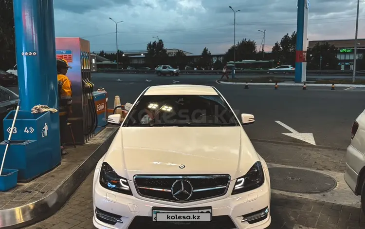 Mercedes-Benz C 180 2013 годаfor10 500 000 тг. в Алматы