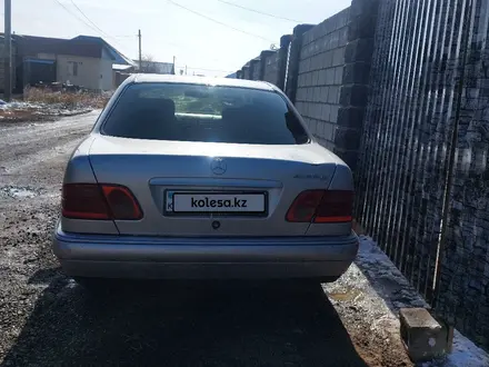 Mercedes-Benz E 200 1998 года за 2 550 000 тг. в Алматы – фото 3