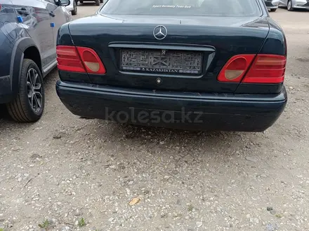 Mercedes-Benz E 280 1998 года за 2 650 000 тг. в Кокшетау – фото 4