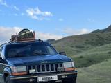 Jeep Grand Cherokee 1995 годаүшін1 300 000 тг. в Тараз