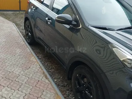 Kia Sportage 2021 года за 10 800 000 тг. в Петропавловск – фото 2