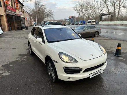 Porsche Cayenne 2011 года за 15 250 000 тг. в Алматы – фото 2
