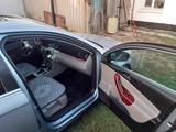 Volkswagen Passat 2006 года за 3 500 000 тг. в Уральск – фото 3