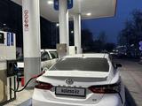 Toyota Camry 2021 года за 14 000 000 тг. в Алматы – фото 5