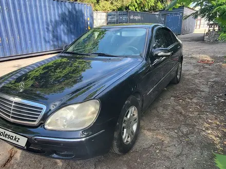 Mercedes-Benz S 320 1999 года за 2 950 000 тг. в Алматы