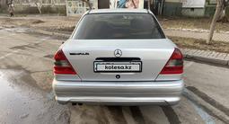 Mercedes-Benz C 220 1996 года за 2 100 000 тг. в Астана – фото 2