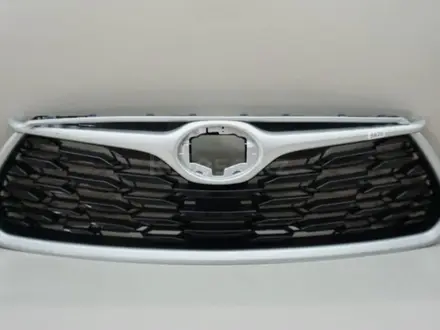 Решетка радиатора для автомобиля Toyota Highlander за 162 000 тг. в Шымкент