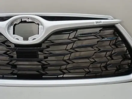 Решетка радиатора для автомобиля Toyota Highlander за 162 000 тг. в Шымкент – фото 3