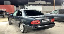 Mercedes-Benz E 280 1996 года за 1 850 000 тг. в Алматы – фото 3