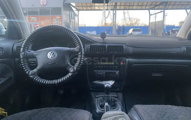 Volkswagen Passat 1997 годаfor2 200 000 тг. в Караганда