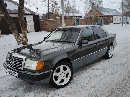 Mercedes-Benz E 320 1991 года за 3 500 000 тг. в Актобе – фото 9