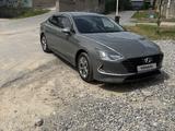 Hyundai Sonata 2020 года за 9 564 472 тг. в Шымкент – фото 2