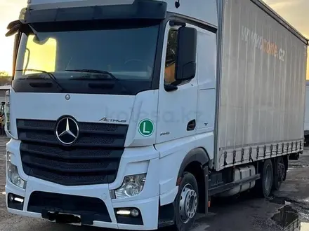 Mercedes-Benz  Actros 2015 года за 35 000 000 тг. в Алматы