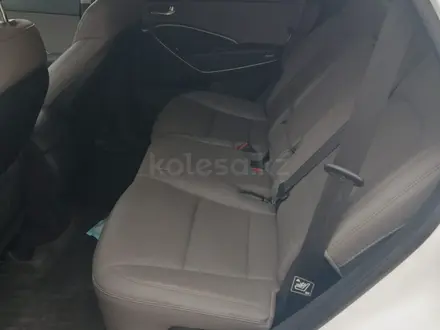 Hyundai Santa Fe 2018 года за 9 200 000 тг. в Актау – фото 3