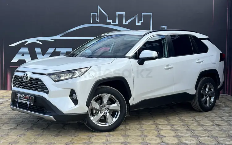 Toyota RAV4 2021 года за 14 150 000 тг. в Атырау