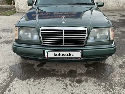 Mercedes-Benz E 280 1994 года за 3 000 000 тг. в Шымкент