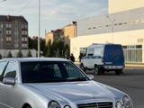 Mercedes-Benz E 320 2001 года за 4 550 000 тг. в Актобе – фото 2