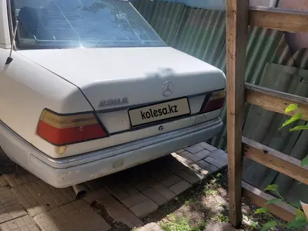 Mercedes-Benz E 230 1990 года за 550 000 тг. в Алматы – фото 4