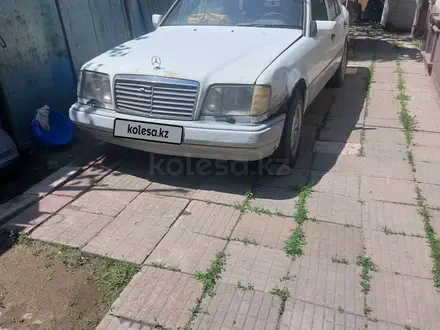 Mercedes-Benz E 230 1990 года за 550 000 тг. в Алматы