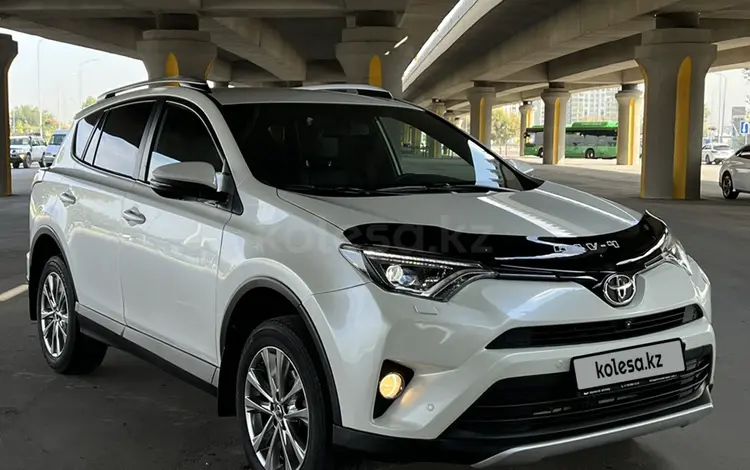 Toyota RAV4 2016 годаүшін11 900 000 тг. в Алматы