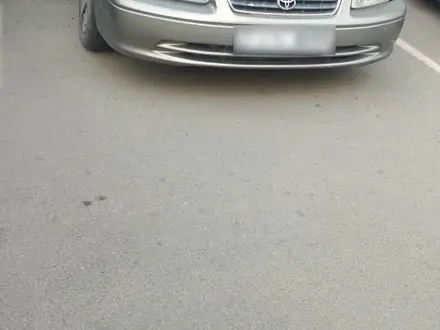 Toyota Camry 2000 года за 3 600 000 тг. в Астана