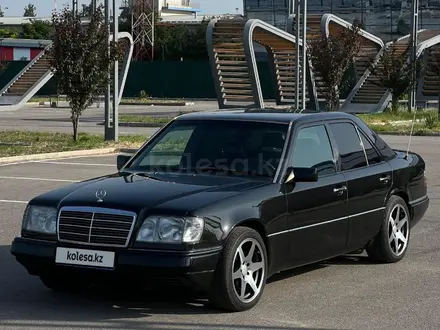Mercedes-Benz E 280 1994 годаүшін4 200 000 тг. в Шымкент – фото 2