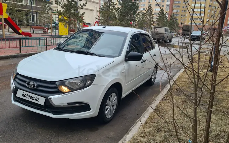 ВАЗ (Lada) Granta 2190 2018 годаүшін3 400 000 тг. в Астана