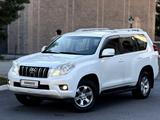 Toyota Land Cruiser Prado 2013 года за 13 700 000 тг. в Астана – фото 2