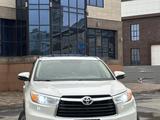 Toyota Highlander 2014 года за 10 500 000 тг. в Актобе – фото 2