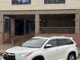 Toyota Highlander 2014 года за 10 500 000 тг. в Актобе – фото 3