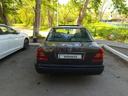 Mercedes-Benz C 220 1994 года за 1 800 000 тг. в Караганда – фото 2