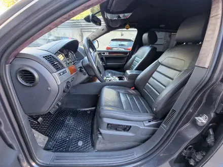 Volkswagen Touareg 2007 года за 5 500 000 тг. в Алматы – фото 11