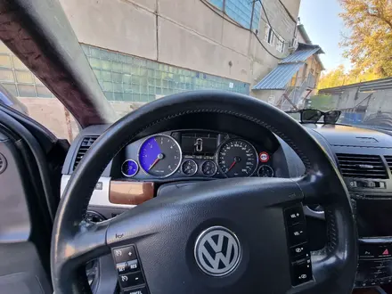 Volkswagen Touareg 2007 года за 5 500 000 тг. в Алматы – фото 13