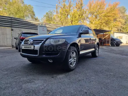 Volkswagen Touareg 2007 года за 5 500 000 тг. в Алматы
