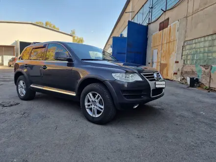 Volkswagen Touareg 2007 года за 5 500 000 тг. в Алматы – фото 3