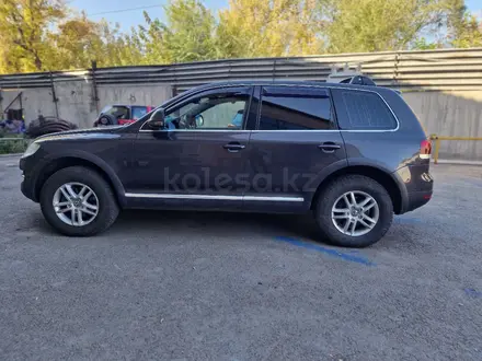 Volkswagen Touareg 2007 года за 5 500 000 тг. в Алматы – фото 8