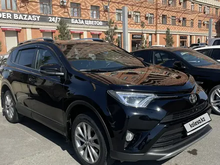 Toyota RAV4 2018 года за 13 000 000 тг. в Астана – фото 3