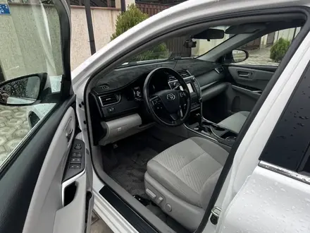 Toyota Camry 2017 года за 10 500 000 тг. в Актау – фото 6