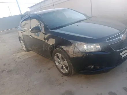 Chevrolet Cruze 2011 года за 4 300 000 тг. в Атырау – фото 3