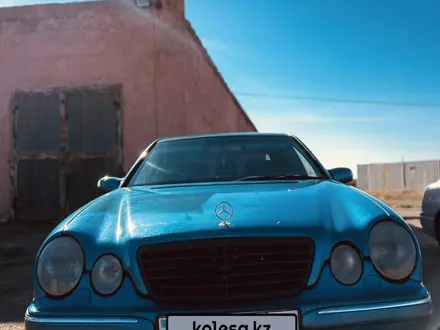 Mercedes-Benz E 240 2000 года за 3 000 000 тг. в Караганда – фото 5