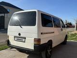 Volkswagen Caravelle 1995 года за 3 000 000 тг. в Алматы – фото 5