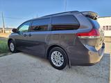 Toyota Sienna 2014 года за 9 000 000 тг. в Атырау – фото 3
