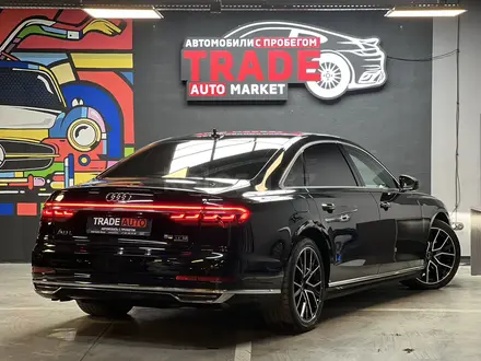 Audi A8 2018 года за 31 195 000 тг. в Алматы – фото 9